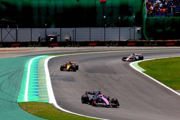 Formula 1 MSC Cruises Grande Premio de Sao Paulo 2025 07.11.2025, Autodromo Jose Carlos Pace, Interlagos, Formula 1 MSC Cruises Grande Premio de Sao Paulo 2025 , im Bild Pierre Gasly (FRA), BWT Alpine F1 Team, Oscar Piastri (AUS), McLaren F1 Team
