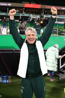 07.11.2025, xmohx, Fussball 1.Bundesliga, SV Werder Bremen - VfL Wolfsburg v.l. Jubel, Freude über den Sieg Trainer Horst Steffen (SV Werder Bremen) (DFL DFB REGULATIONS PROHIBIT ANY USE OF PHOTOGRAPHS as IMAGE SEQUENCES and or QUASI-VIDEO) Bremen
