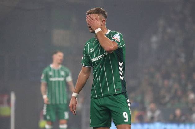 07.11.2025, xmohx, Fussball 1.Bundesliga, SV Werder Bremen - VfL Wolfsburg v.l. Keke Topp (SV Werder Bremen) (DFL DFB REGULATIONS PROHIBIT ANY USE OF PHOTOGRAPHS as IMAGE SEQUENCES and or QUASI-VIDEO) Bremen
