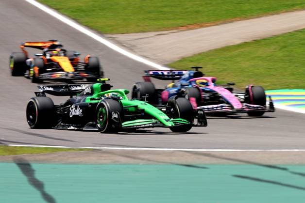 Formula 1 MSC Cruises Grande Premio de Sao Paulo 2025 07.11.2025, Autodromo Jose Carlos Pace, Interlagos, Formula 1 MSC Cruises Grande Premio de Sao Paulo 2025 , im Bild Gabriel Bortoleto (BRA), Stake F1 Team Kick Sauber, Pierre Gasly (FRA), BWT Alpine F1 Team, Oscar Piastri (AUS), McLaren F1 Team