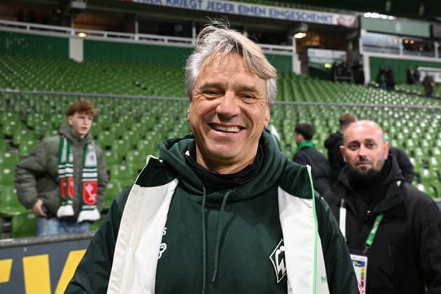 GER, 1. FBL, SV Werder Bremen vs VfL Wolfsburg 07.11.2025, wohninvest Weserstadion, Bremen, GER, 1. FBL, SV Werder Bremen vs VfL Wolfsburg im Bild picture shows Spielende. Endstand 2:1.Trainer Horst Steffen (Werder Bremen)