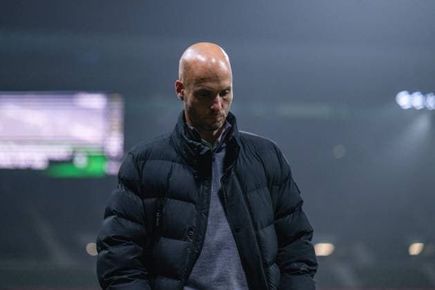 07.11.2025, Fussball, 1. Bundesliga, 10. Spieltag Saison 2025 2026, SV Werder Bremen - VfL Wolfsburg, Trainer Paul Simonis (VfL Wolfsburg) xRHR-FOTO TKx Copyright: RHR-FOTOx RHR-FOTO TK