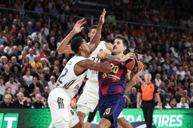 November 7, 2025, Barcelona, Barcelona, Spain: Nico Laprovittola of FC Barcelona, Barca and Theo Maledon of Real Madrid compete for the ball during the EuroLeague Regular Season Round 9 match played between FC Barcelona and Real Madrid at Palau Blaugrana on November 07, 2025 in Barcelona, Spain. Barcelona Spain - ZUMAa181 20251107_zaa_a181_244 Copyright: xJavierxBorregox