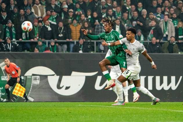 Tor zum 2:1 Samuel Mbangula (SV Werder Bremen, 07) Torschuss, GER, SV Werder Bremen vs VfL Wolfsburg, Fussball, Bundesliga, Spieltag 10, Saison 2025 2026, 07.11.2025 DFL REGULATIONS PROHIBIT ANY USE OF PHOTOGRAPHS AS IMAGE SEQUENCES AND OR QUASI-VIDEO GER, SV Werder Bremen vs VfL Wolfsburg, Fussball, Bundesliga, Spieltag 10, Saison 2025 2026, 07.11.2025 Bremen Copyright: xEibner-Pressefoto MaxxVincenx EP_MVN