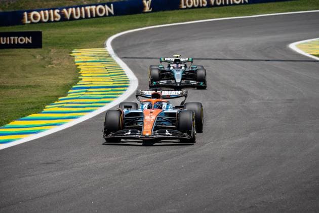 Formula?1?MSC?Cruises?Grande?Prêmio?de?São?Paulo?2025 Gabriela Testa OVERTAKE MAXPPP - São?Paulo 07 11 2025 23 ALBON Alexander (tha), Atlassian Williams Racing, action at the Formula 1 MSC Cruises Grande Prêmio de São Paulo 2025, the 21st round of the 2025 FIA Formula 1 World Championship, WM, Weltmeisterschaft at the Autódromo José Carlos Pace in São Paulo, interlaces, Brazil, from 6 to 9 November 2025 São?Paulo Autódromo José?Carlos?Pace, Interlagos Brazil  Copyright: xOVERTAKE MAXPPPxGabrielaxTestax OVT202511074261 OVT202511074261