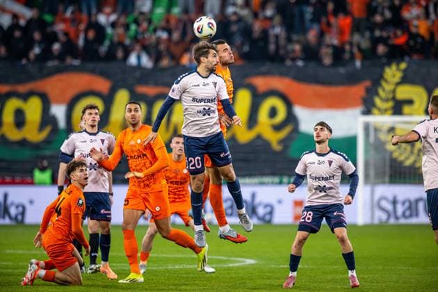 07.11.2025 LUBIN, KGHM ZAGLEBIE ARENA, PILKA NOZNA (FOOTBALL), PKO BANK POLSKI EKSTRAKLASA ( PKO EKSTRAKLASA POLISH LEAGUE ), SEZON 2025 2026 MECZ KGHM ZAGLEBIE LUBIN - GORNIK ZABRZE NZ JOSEMA SANCHEZ ROMAN YAKUBA FOTO LUKASZ SKWIOT CYFRASPORT NEWSPIX.PL --- Newspix.pl  20251107CSLS00028