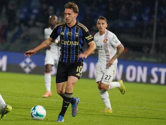 Pisa s Matteo Tramoni in action ....During the Serie A soccer match between Pisa and Cremonese at the Cetilar Arena Romeo Anconetani Stadium in Pisa; Center West Italy; saturday November 07; 2025 ; Soccer  Copyright: xAlessandroxLaxRoccax