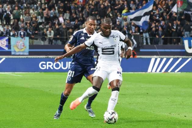 FOOTBALL : Paris FC Vs Rennes - Ligue 1 - 07 11 2025 Lilian Brassier (Stade Rennais) Vs Samir Chergui (Paris FC) ParisFrance  Copyright: xMichaelxBaucherx