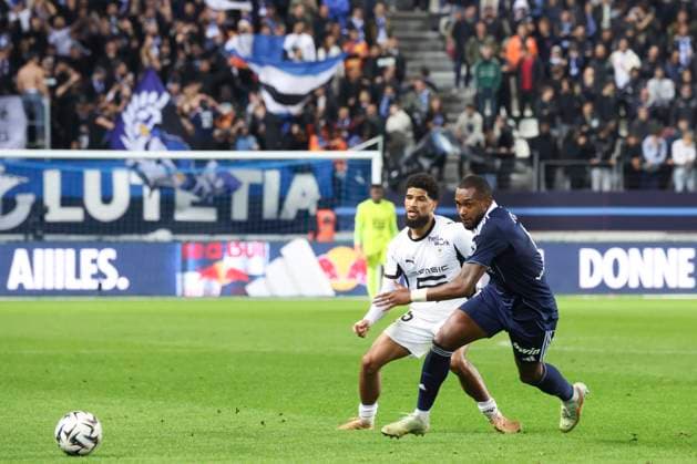 FOOTBALL : Paris FC Vs Rennes - Ligue 1 - 07 11 2025 Otavio Ataide Da Silva (Paris FC) Vs Mahdi Camara (Stade Rennais) ParisFrance  Copyright: xMichaelxBaucherx