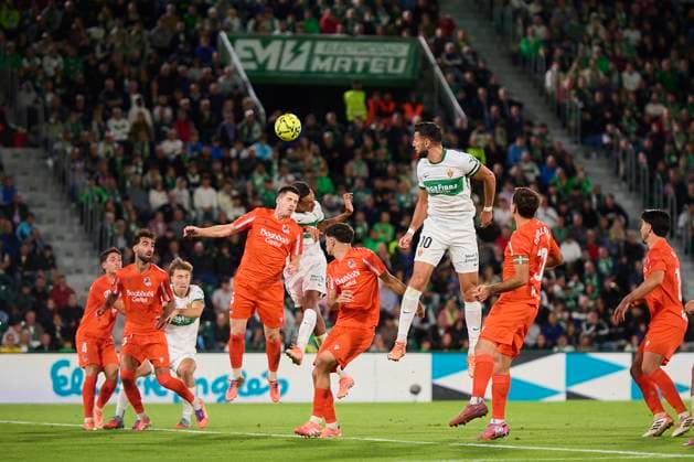 Elche CF v Real Sociedad- LaLiga EA Sports ELCHE, SPAIN - NOVEMBER 7: Alvaro Rodriguez of Elche CF in action during to the LaLiga EA Sports match between Elche CF and Real Sociedad at Manuel Martinez Valero stadium on November 7, 2025 in Elche, Spain. (Photo by Francisco Macia Photo Players Images Magara Press) Elche Estadio Martinez Valero Spain Copyright: xFranciscoxMaciax