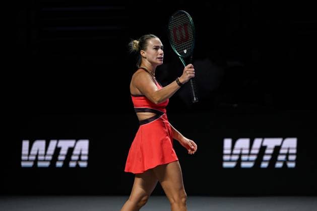 WTA, Tennis Damen Finals 2025 - Day Seven RIYADH, SAUDI ARABIA NOVEMBER 7: Aryna Sabalenka plays against Amanda Anisimova of the United States during their semifinal match on Day 7 of the 2025 WTA Finals, part of the Hologic WTA Tour, at King Saud University Indoor Arena in Riyadh, Saudi Arabia, on November 7, 2025. Riyadh Saudi Arabia  Copyright: xSTRx originalFilename:str-wtafinal251107_npcIO.jpg