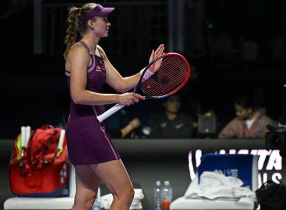 WTA, Tennis Damen Finals 2025 - Day Seven RIYADH, SAUDI ARABIA NOVEMBER 7: Elena Rybakina of Kazakhstan celebrates after winning against Jessica Pegula of the United States during their semifinal match on Day 7 of the 2025 WTA Finals, part of the Hologic WTA Tour, at King Saud University Indoor Arena in Riyadh, Saudi Arabia, on November 7, 2025. Riyadh Saudi Arabia  Copyright: xSTRx originalFilename:str-wtafinal251107_nphMb.jpg