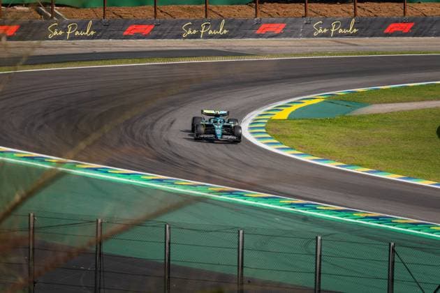 Formula?1?MSC?Cruises?Grande?Prêmio?de?São?Paulo?2025 Gabriela Testa OVERTAKE MAXPPP - São?Paulo 07 11 2025 14 ALONSO Fernando (esp), Aston Martin Aramco Cognizant, action at the Formula 1 MSC Cruises Grande Prêmio de São Paulo 2025, the 21st round of the 2025 FIA Formula 1 World Championship, WM, Weltmeisterschaft at the Autódromo José Carlos Pace in São Paulo, interlaces, Brazil, from 6 to 9 November 2025 São?Paulo Autódromo José?Carlos?Pace, Interlagos Brazil  Copyright: xOVERTAKE MAXPPPxGabrielaxTestax OVT202511084483 OVT202511084483