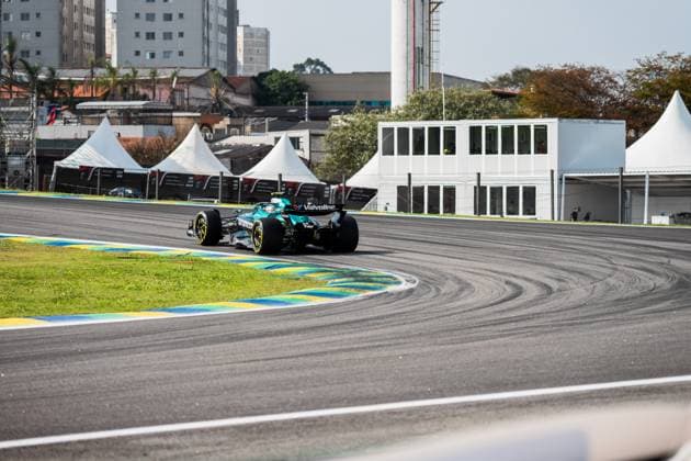 Formula?1?MSC?Cruises?Grande?Prêmio?de?São?Paulo?2025 Gabriela Testa OVERTAKE MAXPPP - São?Paulo 07 11 2025 14 ALONSO Fernando (esp), Aston Martin Aramco Cognizant, action at the Formula 1 MSC Cruises Grande Prêmio de São Paulo 2025, the 21st round of the 2025 FIA Formula 1 World Championship, WM, Weltmeisterschaft at the Autódromo José Carlos Pace in São Paulo, interlaces, Brazil, from 6 to 9 November 2025 São?Paulo Autódromo José?Carlos?Pace, Interlagos Brazil  Copyright: xOVERTAKE MAXPPPxGabrielaxTestax OVT202511084490 OVT202511084490