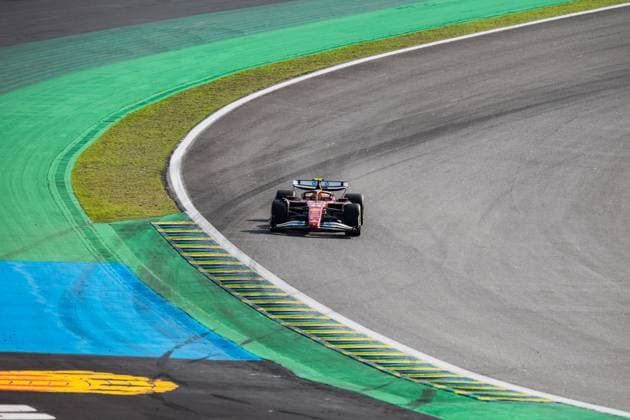 Formula?1?MSC?Cruises?Grande?Prêmio?de?São?Paulo?2025 Gabriela Testa OVERTAKE MAXPPP - São?Paulo 07 11 2025 44 HAMILTON Lewis (gbr), Scuderia Ferrari HP, action at the Formula 1 MSC Cruises Grande Prêmio de São Paulo 2025, the 21st round of the 2025 FIA Formula 1 World Championship, WM, Weltmeisterschaft at the Autódromo José Carlos Pace in São Paulo, interlaces, Brazil, from 6 to 9 November 2025 São?Paulo Autódromo José?Carlos?Pace, Interlagos Brazil  Copyright: xOVERTAKE MAXPPPxGabrielaxTestax OVT202511084503 OVT202511084503