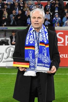 Ehrenspielfuehrer der deutschen Nationalmannschaft Bernard Dietz ( MSV Duisburg ). GER, MSV Duisburg vs SV Waldhof Mannheim 07, Fussball, 3. Liga, 14. Spieltag, Spielzeit 2025 2026, 07.11.2025 DFL DFB REGULATIONS PROHIBIT ANY USE OF PHOTOGRAPHS AS IMAGE SEQUENCES AND OR QUASI-VIDEO GER, MSV Duisburg vs SV Waldhof Mannheim 07, Fussball, 3. Liga, 14. Spieltag, Spielzeit 2025 2026, 07.11.2025 Duisburg Copyright: xEibner-Pressefoto ThomasxThienelx EP_TTL