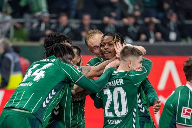 Deutschland, Fussball, 1. Bundesliga, 10. Spieltag, 2025 2026, Werder Bremen - VfL Wolfsburg am 07.11. in Bremen (Weserstadion): Torjubel 2:1 Samuel Mbangula (Werder Bremen 7) Copyright: xSvenxHeidmannx