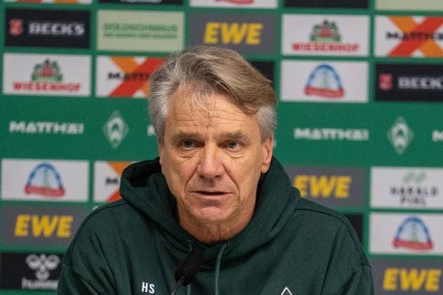 Deutschland, Fussball, 1. Bundesliga, 10. Spieltag, 2025 2026, Werder Bremen - VfL Wolfsburg am 07.11. in Bremen (Weserstadion): Horst Steffen (Trainer Werder Bremen) auf der PK nach dem Spiel. Copyright: xSvenxHeidmannx
