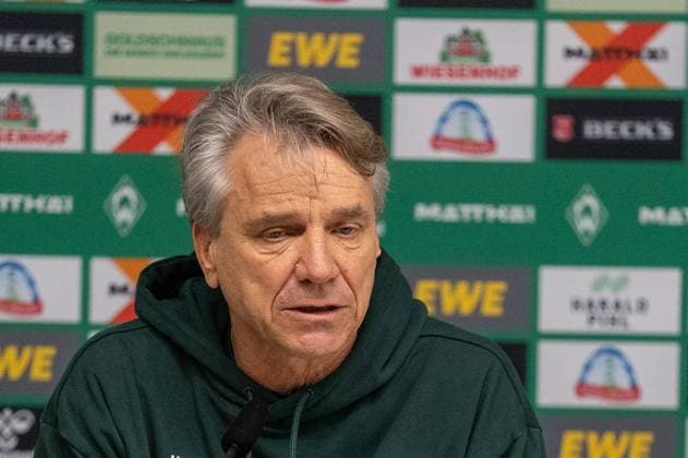 Deutschland, Fussball, 1. Bundesliga, 10. Spieltag, 2025 2026, Werder Bremen - VfL Wolfsburg am 07.11. in Bremen (Weserstadion): Horst Steffen (Trainer Werder Bremen) auf der PK nach dem Spiel. Copyright: xSvenxHeidmannx