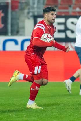 Regionalliga Nordost -Saison 25 26 Hallescher FC vs. SV Babelsberg 03 Halle, Deutschland 07.Novermber 2025: Im Bild:Malek Fakhro (Halle) macht das Tor zum 2:2 Halle Saale Leuna Chemie Stadion Sachsen-Anhalt Deutschland