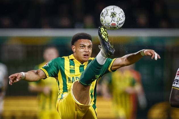 DEN HAAG , 07-11-2025 , WerkTalent Stadium , season 2025 2026 , Dutch Keuken Kampioen Divisie football , match between ADO Den Haag and Roda JC , picture shows ADO Den Haag player Steven van der Sloot ADO - Roda JC  x31912606x Copyright: