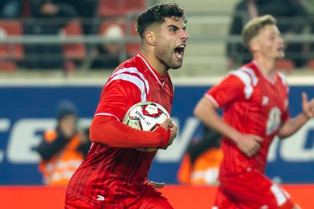 Regionalliga Nordost -Saison 25 26 Hallescher FC vs. SV Babelsberg 03 Halle, Deutschland 07.Novermber 2025: Im Bild:Malek Fakhro (Halle) macht das Tor zum 2:2 Halle Saale Leuna Chemie Stadion Sachsen-Anhalt Deutschland