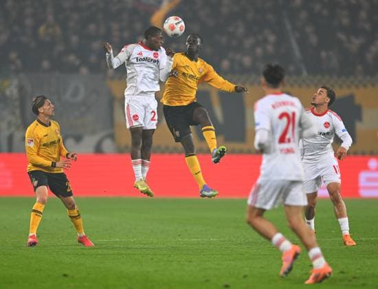 Koipfball v.l.: Mohamed Ali Zoma (Nürnberg), Kofi Amoako (Dresden), 07.11.2025, Fussball, GER, Saison 2025 2026, 2. Bundesliga, Zweite Liga, 12. Spieltag, Rudolf-Harbig-Stadion Dresden, SG Dynamo Dresden - 1. FC Nürnberg, DFB AND DFL REGULATIONS PROHIBIT ANY USE OF PHOTOGRAPHS as IMAGE SEQUENCES and or QUASI-VIDEO,
