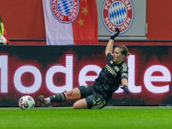 Berlins 11 Dina ORSCHMANN. Frauenfussball: Muenchen - Berlin 4:0. Frauen - Fußball - Bundesliga, FC Bayern München - 1. FC Union Berlin, 10.Spieltag, Saison 2025-2026, am 7.11.2025 in Muenchen, F C B A Y E R N C A M P U S, Deutschland. Quelle Copyright Credit : Oryk HAIST
