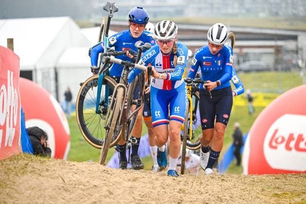 2025 UEC Cyclo-Cross EC - Women Juniors MIDDELKERKE, BELGIUM - NOVEMBER 08 : Bukovska Barbora (CZE) in action during the 2025 UEC Cyclo-Cross European Championships for Women Juniors on November 08, 2025 in Middelkerke, Belgium, 08 11 2025 Middelkerke Belgium  Copyright: xNicoxVereeckenx