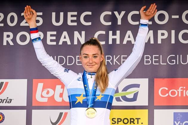 2025 UEC Cyclo-Cross EC - Women Juniors MIDDELKERKE, BELGIUM - NOVEMBER 08 : Bukovska Barbora (CZE) on the podium during the 2025 UEC Cyclo-Cross European Championships for Women Juniors on November 08, 2025 in Middelkerke, Belgium, 08 11 2025 Middelkerke Belgium  Copyright: xNicoxVereeckenx