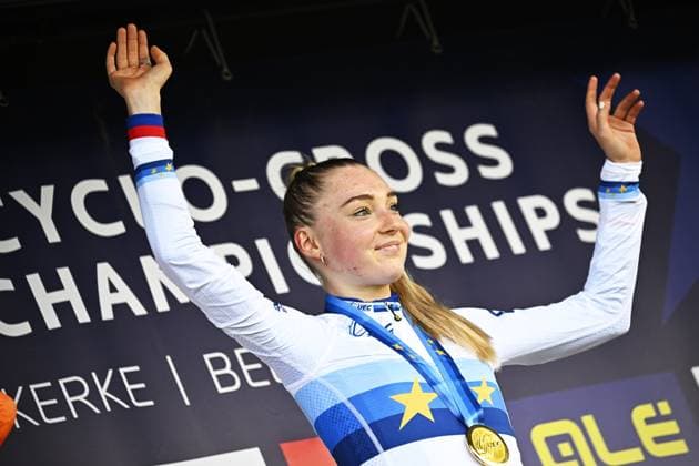 Czech Barbora Bukovska celebrates on the podium after winning the junior women race at the UEC Cyclocross European Championships, Saturday 08 November 2025, in Middelkerke. JASPERxJACOBS  x140145602x