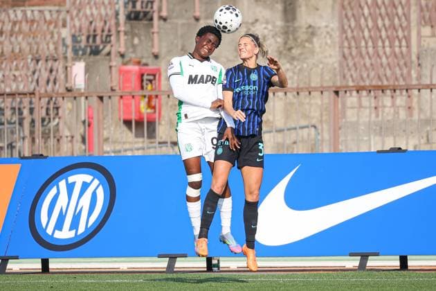 Katie Bowen and Naomi Ndjoah Eto during Inter - FC Internazionale vs US Sassuolo, Italian football Serie A Women match in Sesto San Giovanni (MI), Italy, November 08 2025  Copyright: xRobertaxCorradin IPAxSportx xipa-agency.netx xx IPA_67683758 IPA_Agency_IPA67683758