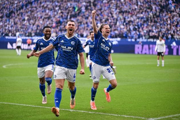 08.11.2025, Fussball, 2. Bundesliga, Saison 2025 2026, 12. Spieltag, FC Schalke 04 - SV Elversberg, Hasan Kurucay (FC Schalke 04) freut sich über das Tor zum 1:0, xRHR-FOTO YYx Copyright: KROEGER RHR-FOTOx RHR-FOTO YY