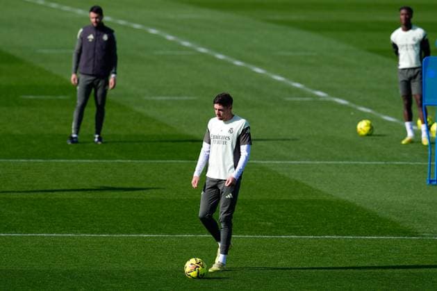 November 8, 2025, Valdebebas, Madrid, Spain: Federico Valverde during the Real Madrid training session ahead their upcoming Spanish League, LaLiga EA Sports, football match against Rayo Vallecano at Ciudad Deportiva Real Madrid on November 8, 2025, in Valdebebas, Madrid, Spain. Valdebebas Spain - ZUMAa181 20251108_zaa_a181_007 Copyright: xDennisxAgyemanx