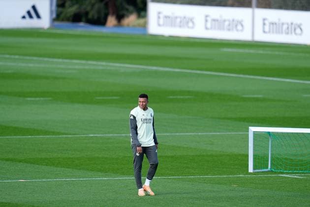November 8, 2025, Valdebebas, Madrid, Spain: Kylian Mbappe during the Real Madrid training session ahead their upcoming Spanish League, LaLiga EA Sports, football match against Rayo Vallecano at Ciudad Deportiva Real Madrid on November 8, 2025, in Valdebebas, Madrid, Spain. Valdebebas Spain - ZUMAa181 20251108_zaa_a181_022 Copyright: xDennisxAgyemanx