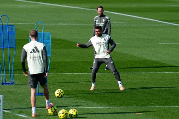 November 8, 2025, Valdebebas, Madrid, Spain: Kylian Mbappe during the Real Madrid training session ahead their upcoming Spanish League, LaLiga EA Sports, football match against Rayo Vallecano at Ciudad Deportiva Real Madrid on November 8, 2025, in Valdebebas, Madrid, Spain. Valdebebas Spain - ZUMAa181 20251108_zaa_a181_023 Copyright: xDennisxAgyemanx