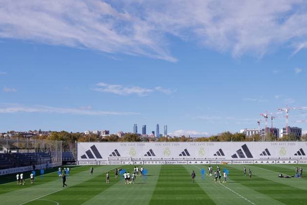 November 8, 2025, Valdebebas, Madrid, Spain: General view during the Real Madrid training session ahead their upcoming Spanish League, LaLiga EA Sports, football match against Rayo Vallecano at Ciudad Deportiva Real Madrid on November 8, 2025, in Valdebebas, Madrid, Spain. Valdebebas Spain - ZUMAa181 20251108_zaa_a181_027 Copyright: xDennisxAgyemanx