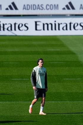 November 8, 2025, Valdebebas, Madrid, Spain: Alvaro Carreras during the Real Madrid training session ahead their upcoming Spanish League, LaLiga EA Sports, football match against Rayo Vallecano at Ciudad Deportiva Real Madrid on November 8, 2025, in Valdebebas, Madrid, Spain. Valdebebas Spain - ZUMAa181 20251108_zaa_a181_038 Copyright: xDennisxAgyemanx