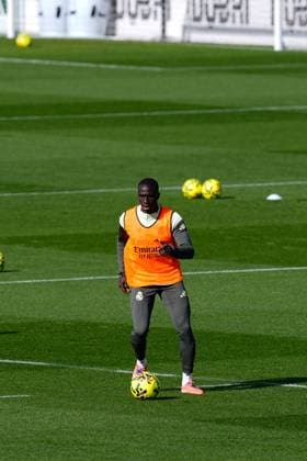 November 8, 2025, Valdebebas, Madrid, Spain: Ferland Mendy during the Real Madrid training session ahead their upcoming Spanish League, LaLiga EA Sports, football match against Rayo Vallecano at Ciudad Deportiva Real Madrid on November 8, 2025, in Valdebebas, Madrid, Spain. Valdebebas Spain - ZUMAa181 20251108_zaa_a181_043 Copyright: xDennisxAgyemanx