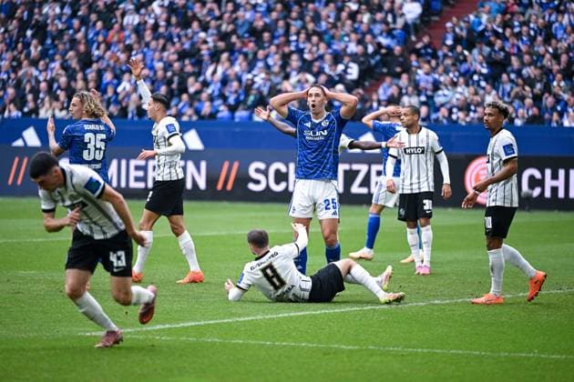 08.11.2025, Fussball, 2. Bundesliga, Saison 2025 2026, 12. Spieltag, FC Schalke 04 - SV Elversberg, Nikola Katic (FC Schalke 04) xRHR-FOTO YYx Copyright: KROEGER RHR-FOTOx RHR-FOTO YY