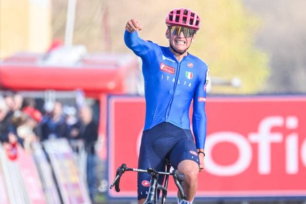 2025 UEC Cyclo-Cross EC - Men U23 MIDDELKERKE, BELGIUM - NOVEMBER 08 : Agostinacchío Mattia (ITA) celebrating his victory during the 2025 UEC Cyclo-Cross European Championships for Men U23 on November 08, 2025 in Middelkerke, Belgium, 08 11 2025 Middelkerke Belgium  Copyright: xNicoxVereeckenx