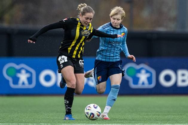 251108 Häckens Alice Bergström och Djurgardens Olivia Ulenius under fotbollsmatchen i Damallsvenskan mellan Djurgarden och Häcken den 8 november 2025 i Stockholm. Copyright: JESPERxZERMAN BB251108JZ020