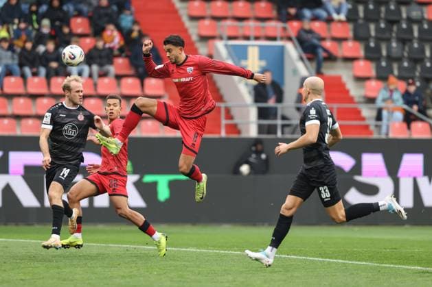 3. Liga; FC Ingolstadt 04 - Rot-Weiss Essen; Torchance verpasst Fredrik Carlsen (8, FCI) Marcel Costly (22, FCI) Brumme Lucas (14 RWE) Kraulich Tobias (33 RWE) 3. Liga - FC Ingolstadt 04 Saison 2025 2026 Rot-Weiss Essen RWE