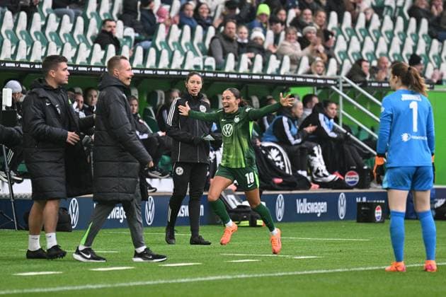 Fußball I Frauen I Saison 2025-2026 I Bundesliga I 10. Spieltag I VfL Wolfsburg - Eintracht Frankfurt I 08.11.2025 Torjubel Kessya Bussy (19, VfL Wolfsburg) nach ihrem Tor zum 1:0 Wolfsburg Volkswagen Arena Niedersachsen Deutschland Copyright: xLobeca InesxHähnelx