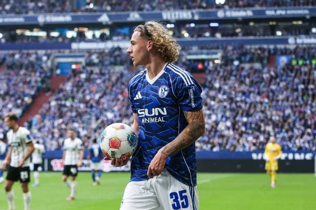 Fussball, 2. Bundesliga Saison 2025 2026 12. Spieltag FC Schalke 04 - SV Elversberg 08.11.2025, VELTINS-Arena +s35+ Gelsenkirchen VELTINS-Arena Nordrhein-Westfalen Deutschland