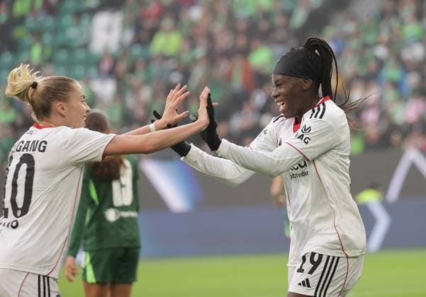 1-1 Torjubel Nicole Anyomi (Eintracht Frankfurt), links Laura Freigang (Eintracht Frankfurt), die zum 1-2 traf Fussball, Frauen, Saison 2025 2026, 1.Liga, Google Pixel Frauen-Bundesliga, VfL Wolfsburg gegen Eintracht Frankfurt DFL REGULATIONS PROHIBIT ANY USE OF PHOTOGRAPHS AS IMAGE SEQUENCES AND OR QUASI-VIDEO.