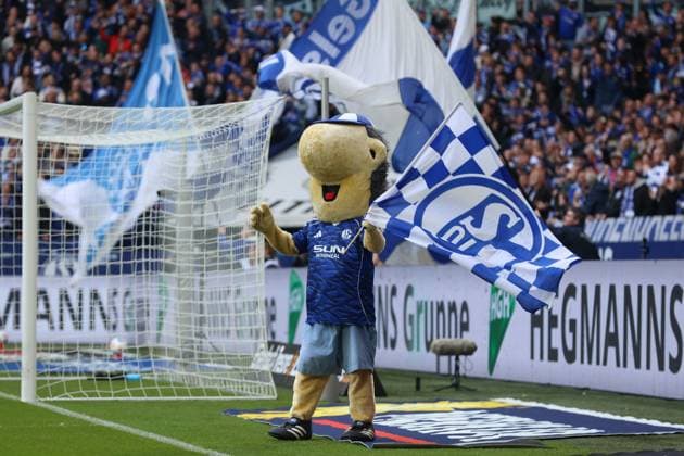 Maskottchen Erwin Schalke 04 GER, FC Schalke 04 gegen SV Elversberg, Fussball, 2.Liga, 12.Spieltag, Spielzeit 2025 2026, 08.11.2025 DFL REGULATIONS PROHIBIT ANY USE OF PHOTOGRAPHS AS IMAGE SEQUENCES AND OR QUASI-VIDEO GER, FC Schalke 04 gegen SV Elversberg, Fussball, 2.Liga, 12.Spieltag, Spielzeit 2025 2026, 08.11.2025 Gelsenkirchen Copyright: xEibner-Pressefoto FrankxZeisingx EP_FZG