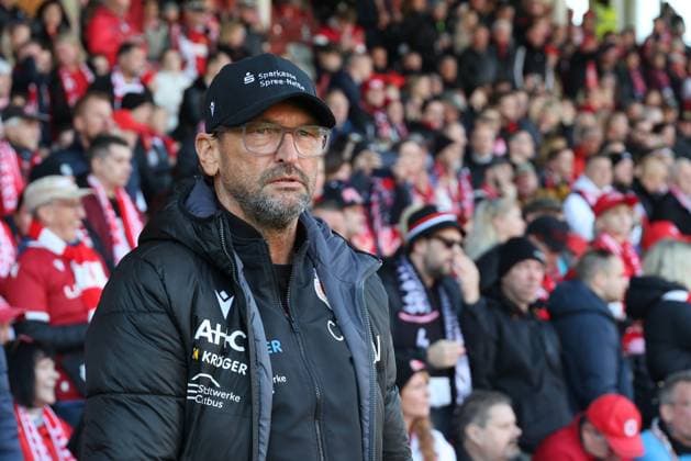Trainer Claus-Dieter Wollitz (Energie Cottbus) Fussball 3. Liga 2025 2026 FC Energie Cottbus - VfL Osnabrück