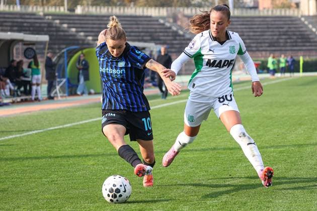 CALCIO - Serie A Femminile - Inter - FC Internazionale vs US Sassuolo Lina Magull and Giulia Guerzoni during Inter - FC Internazionale vs US Sassuolo, Italian football Serie A Women match in Sesto San Giovanni (MI), Italy, November 08 2025 Sesto San Giovanni (MI) Italy  Copyright: xIPAxSport ABACAx