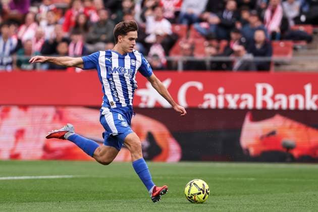 November 8, 2025, Girona, Girona, SPAIN: Denis Suarez of Deportivo Alaves in action during the Spanish league, La Liga EA Sports, football match played between Girona FC and Deportivo Alaves at Montilivi stadium on November 08, 2025 in Girona, Spain. Girona SPAIN - ZUMAa181 20251108_zaa_a181_107 Copyright: xJavierxBorregox